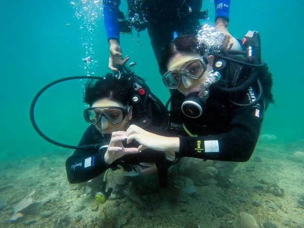 Equipo de submarinismo en Búzios