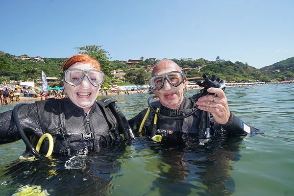 Escuela de buceo con certificación